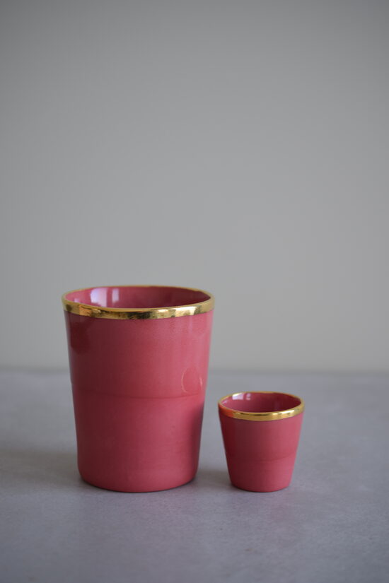 Divas glāzes ar zelta maliņu